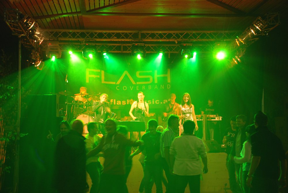 Coverband Flash beim Hallenfest Weitersfelden