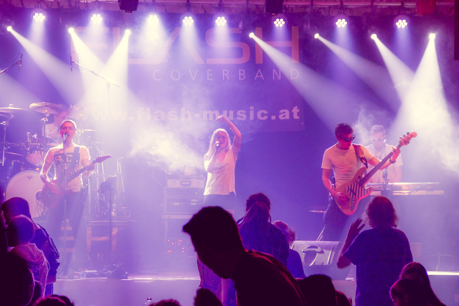 Partyband-Flash_1600