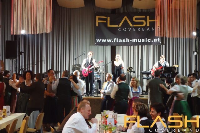 Coverband Flash live beim Ball der FF Steinersdorf